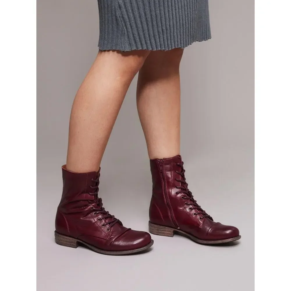 MIZ MOOZ LUKAS WOMEN'S LACE-UP BOOT BLACK 8